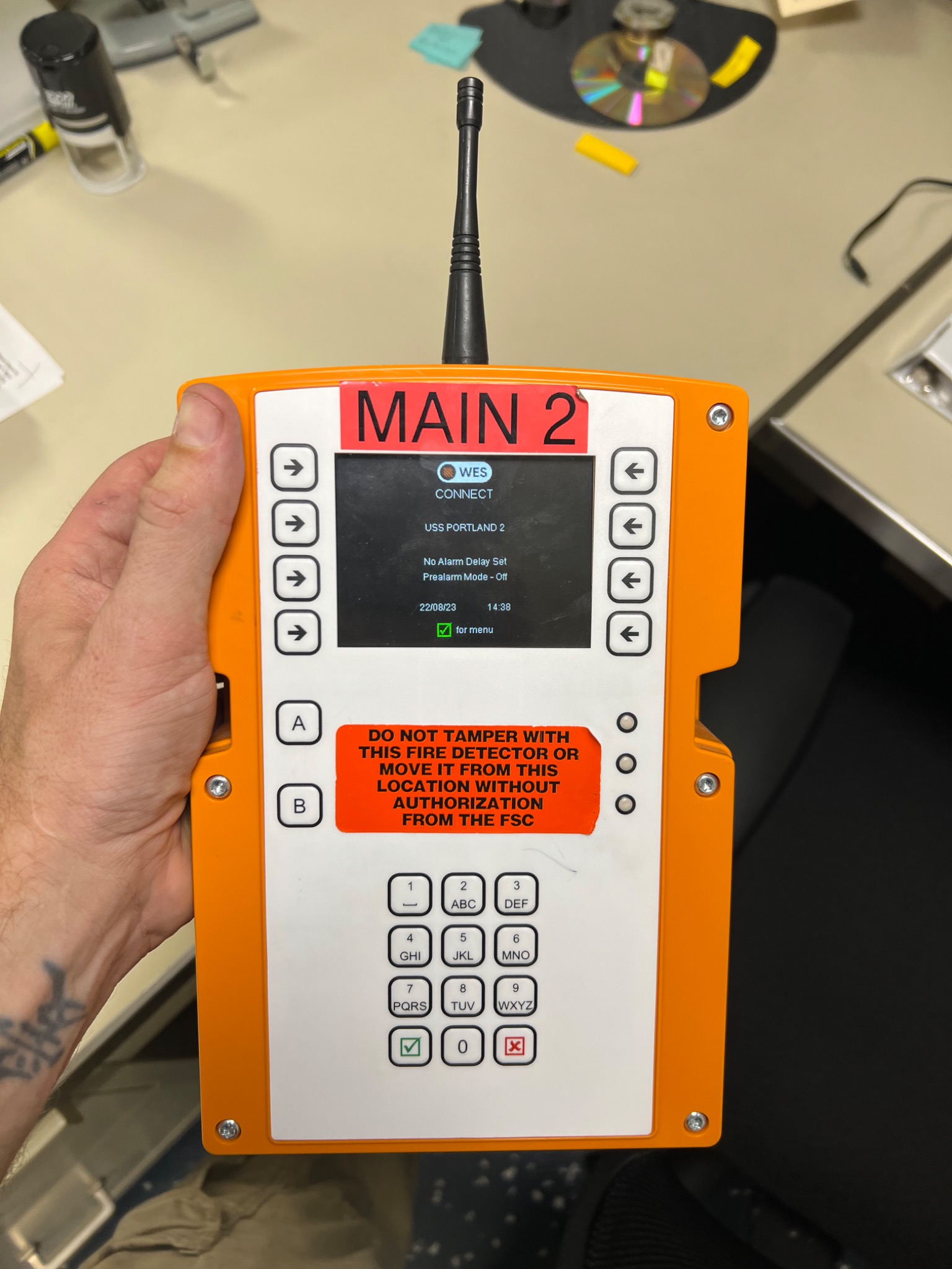 Portable detector device